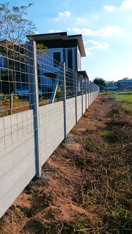 ผลงานติดตั้ง รั้วตาข่ายแรงดึง (ทึบล่าง) ต.บ้านธิ อ.บ้านธิ จ.ลำพูน - 26 ธ.ค. 68